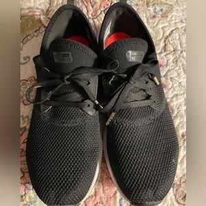 New balance Womens 9 black, leopard